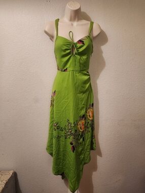 Urban Outfitters Green Floral Tie Back Midi Dress Size Small 🌿✨